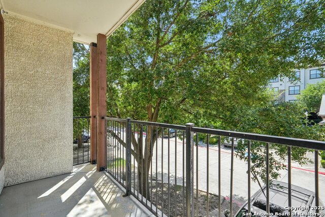 Image 10 of 45 For 7342 Oak Manor  4209