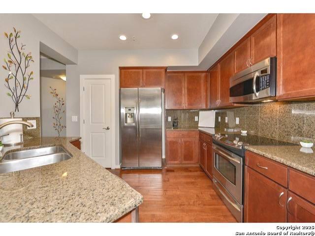 Image 15 of 45 For 7342 Oak Manor  4209