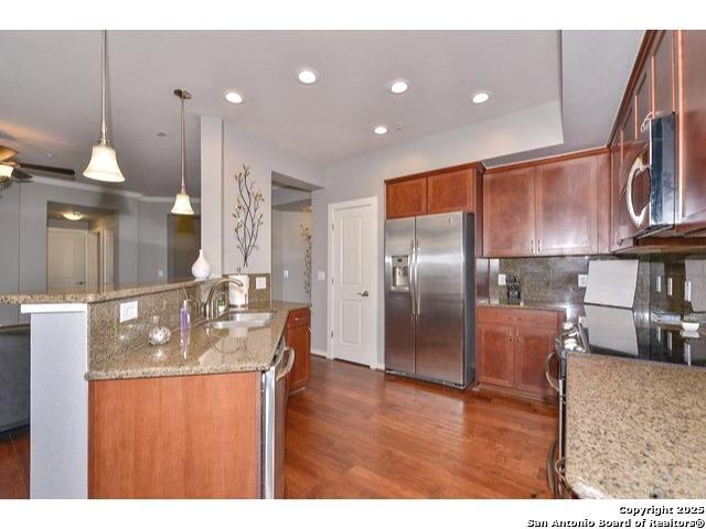 Image 16 of 45 For 7342 Oak Manor  4209