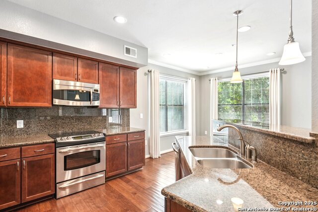Image 18 of 45 For 7342 Oak Manor  4209