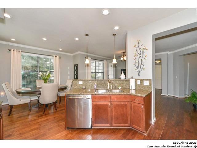 Image 19 of 45 For 7342 Oak Manor  4209
