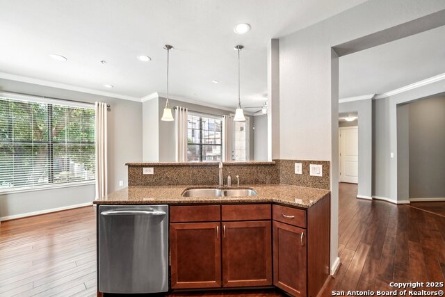 Image 20 of 45 For 7342 Oak Manor  4209