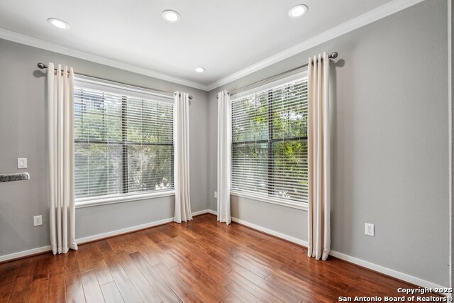 Image 21 of 45 For 7342 Oak Manor  4209