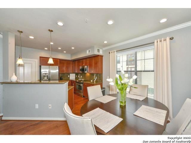 Image 24 of 45 For 7342 Oak Manor  4209