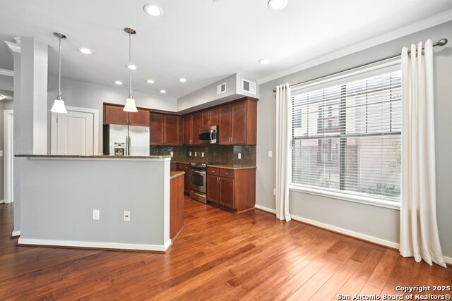 Image 25 of 45 For 7342 Oak Manor  4209