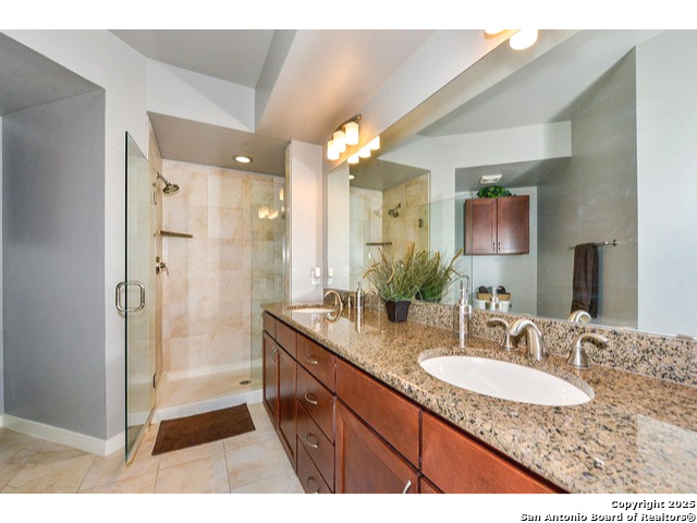 Image 30 of 45 For 7342 Oak Manor  4209