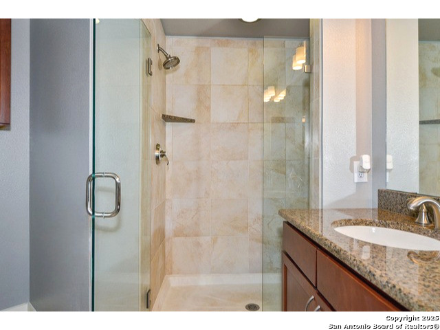 Image 31 of 45 For 7342 Oak Manor  4209