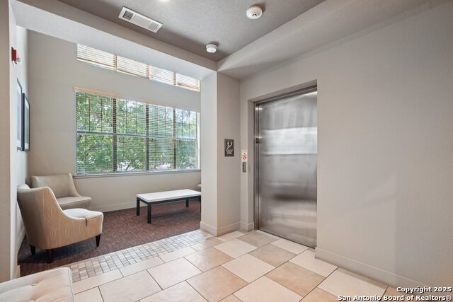 Image 4 of 45 For 7342 Oak Manor  4209
