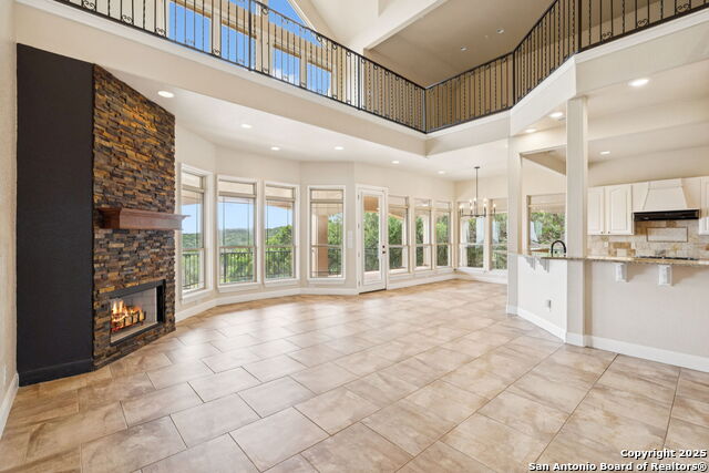 Listing photo id 9 for 15034 Iron Horse
