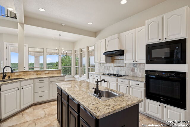 Listing photo id 16 for 15034 Iron Horse
