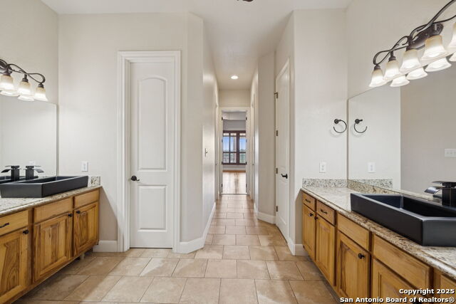 Listing photo id 20 for 15034 Iron Horse