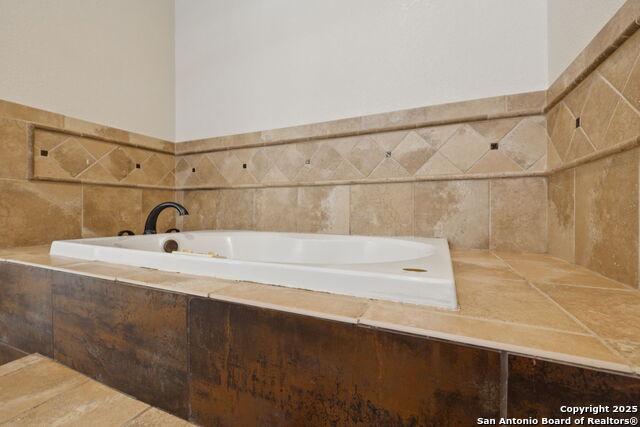 Listing photo id 23 for 15034 Iron Horse