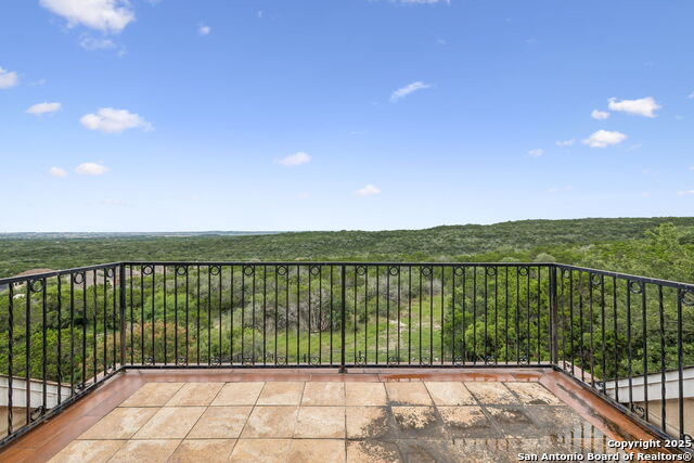 Listing photo id 29 for 15034 Iron Horse