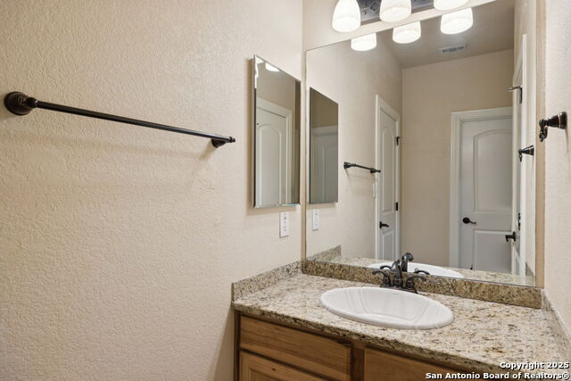 Listing photo id 33 for 15034 Iron Horse