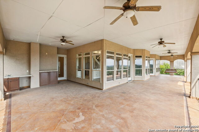 Listing photo id 34 for 15034 Iron Horse