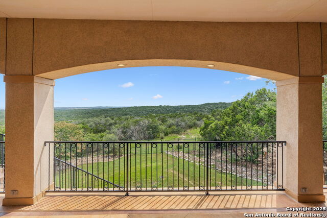 Listing photo id 37 for 15034 Iron Horse
