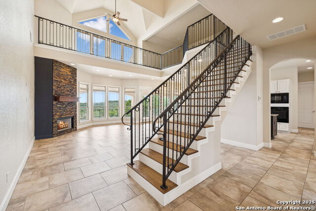 Listing photo id 7 for 15034 Iron Horse