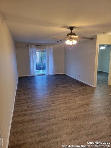 Image 3 of 16 For 923 Vance Jackson Rd  1004