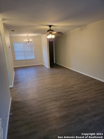 Image 4 of 16 For 923 Vance Jackson Rd  1004