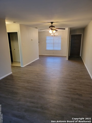 Image 5 of 16 For 923 Vance Jackson Rd  1004