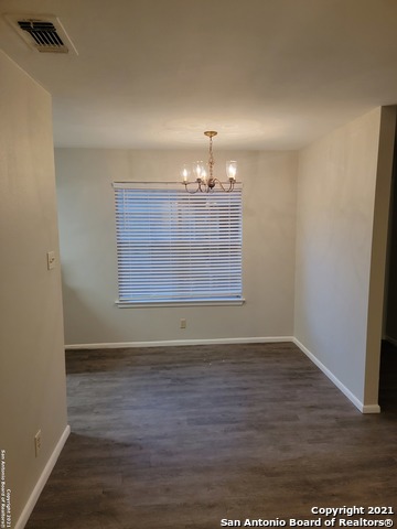 Image 6 of 16 For 923 Vance Jackson Rd  1004
