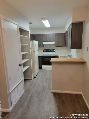 Image 7 of 16 For 923 Vance Jackson Rd  1004