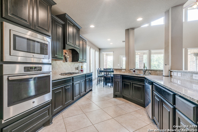 Image 4 of 14 For 306 Clorinda