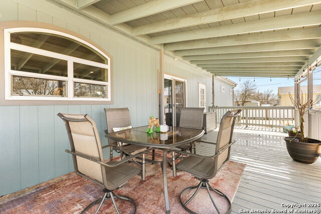Listing photo id 2 for 154 Sunrise Dr.