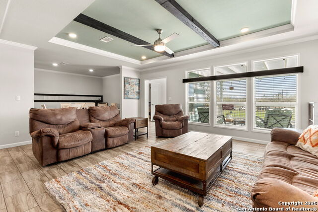 Listing photo id 4 for 154 Sunrise Dr.