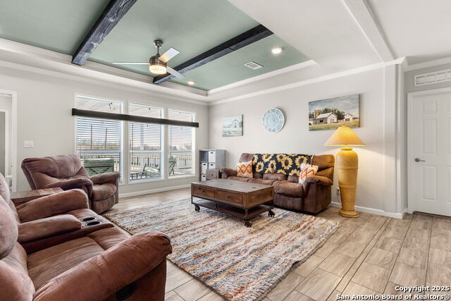 Listing photo id 5 for 154 Sunrise Dr.