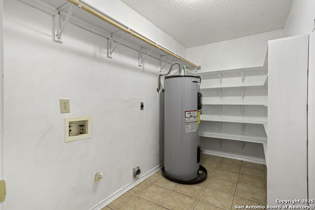 Listing photo id 11 for 2115 Border Mill Dr