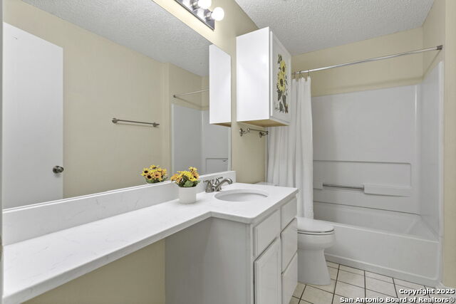 Listing photo id 13 for 2115 Border Mill Dr