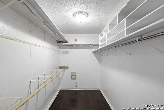 Listing photo id 19 for 2115 Border Mill Dr