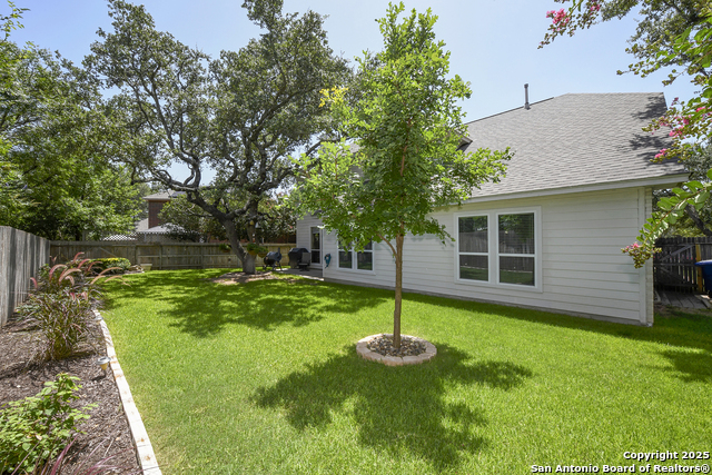 Image 14 of 16 For 18910 Windsor Wood