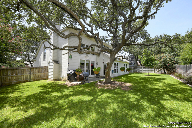 Image 15 of 16 For 18910 Windsor Wood