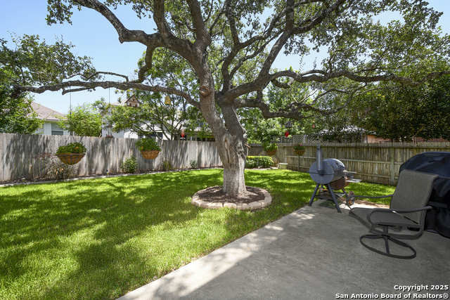 Image 16 of 16 For 18910 Windsor Wood