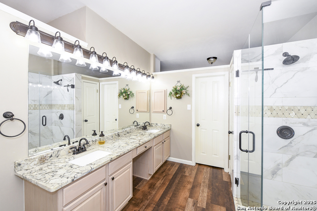 Image 7 of 16 For 18910 Windsor Wood