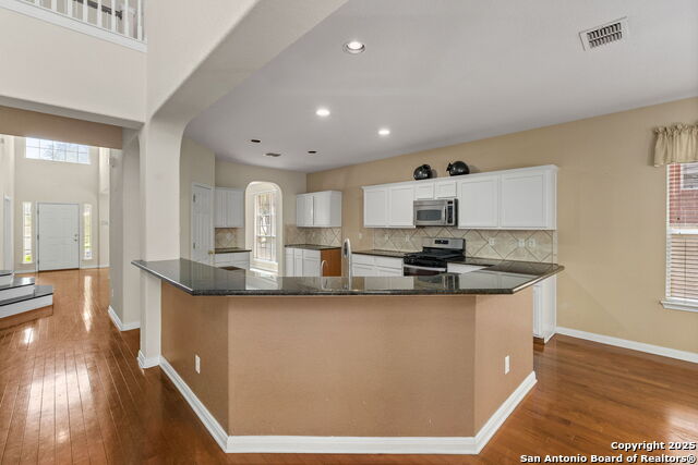 Image 16 of 46 For 515 Catanbo Ct