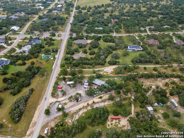 Listing photo id 11 for 33855 Blanco