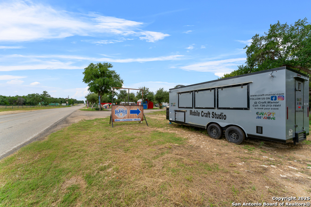 Listing photo id 14 for 33855 Blanco