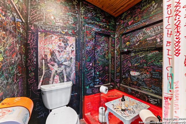 Listing photo id 34 for 33855 Blanco