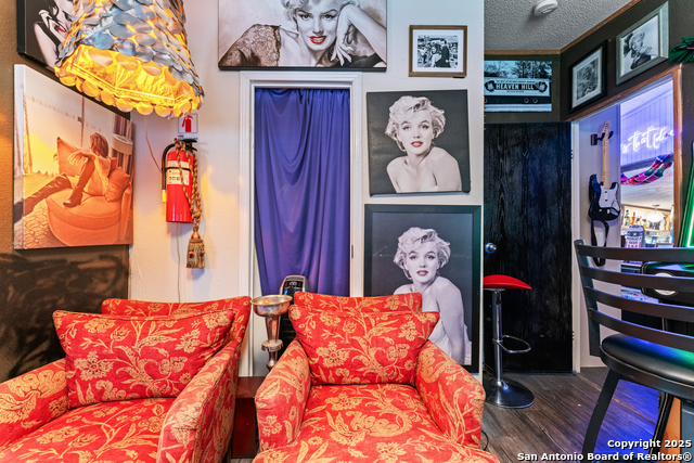 Listing photo id 36 for 33855 Blanco