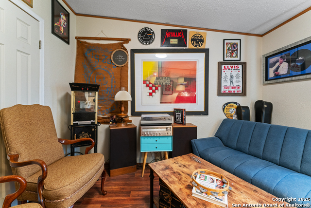 Listing photo id 37 for 33855 Blanco