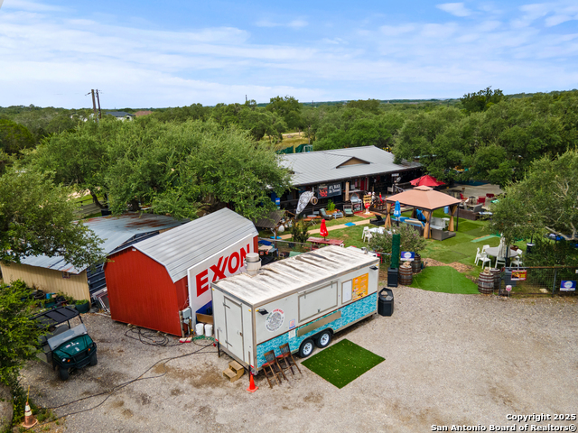 Listing photo id 2 for 33855 Blanco