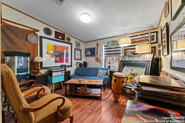 Listing photo id 44 for 33855 Blanco