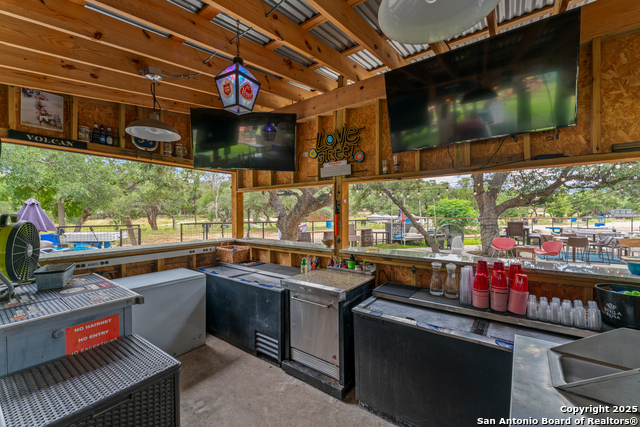 Listing photo id 49 for 33855 Blanco