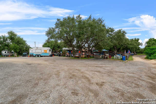 Listing photo id 58 for 33855 Blanco