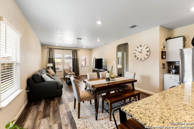 Listing photo id 10 for 3402 Angus Creek