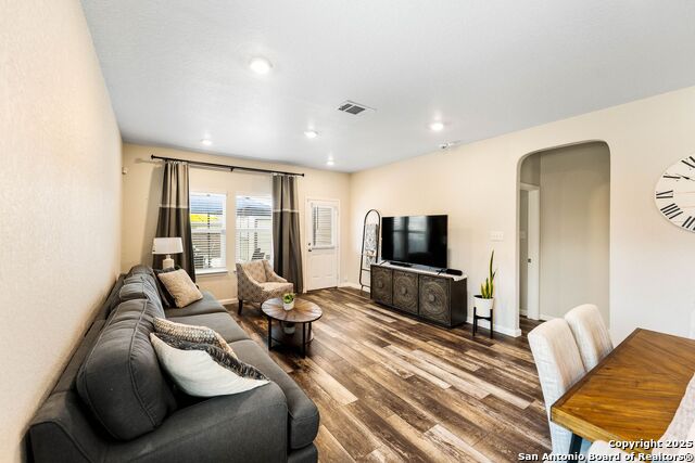 Listing photo id 11 for 3402 Angus Creek
