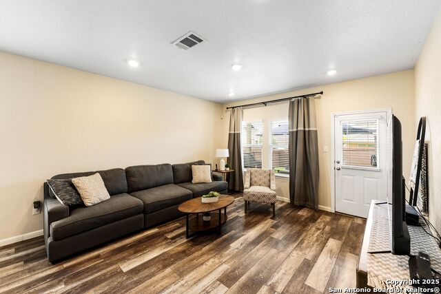Listing photo id 12 for 3402 Angus Creek